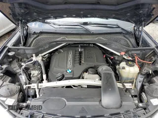 2017 BMW X5 xDrive35i z VIN 5UXKR0C50H0V66241, wystawiony jako Copart lot #55552565 z przebiegiem 108 245 mil mil oraz Szkoda całkowita • Salvage title. Historia ofert i sprzedaży dostępna na DreamBid. Obrazek 12.