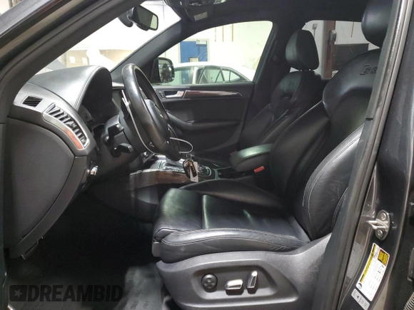 2017 Audi SQ5 Premium Plus z VIN WA1CCAFP9HA036655, wystawiony jako Copart lot #85700074 z przebiegiem 73 337 mil mil oraz Szkoda całkowita • Salvage title. Historia ofert i sprzedaży dostępna na DreamBid. Obrazek 7.
