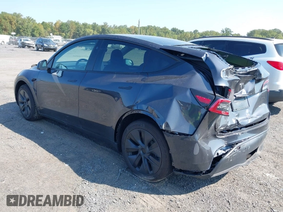 2024 Tesla Model Y Long Range with VIN 7SAYGDEE3RF152964, listed as a IAAI auction lot 40394843 with 3,393 mi miles. Bid and sale history available at carsss.com. Image 3.