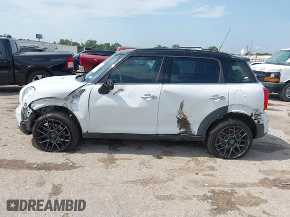 2016 MINI Countryman S with VIN WMWZC3C53GWP53582, listed as a IAAI auction lot 42400636 with Not provided miles and . Bid and sale history available at DreamBid. Image 14.