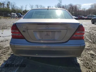 2005 Mercedes-Benz C 240 with VIN WDBRF81J55F631650, listed as a Copart auction lot 45498895 with 137,699 mi miles and Salvage Title. Bid and sale history available at DreamBid. Image 6.