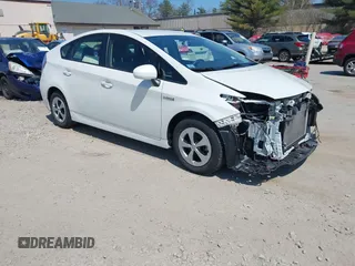2015 Toyota Prius Four with VIN JTDKN3DU5F1907662, listed as a IAAI auction lot 42048565 with 84,458 mi miles. Bid and sale history available at carsss.com. Image 1.