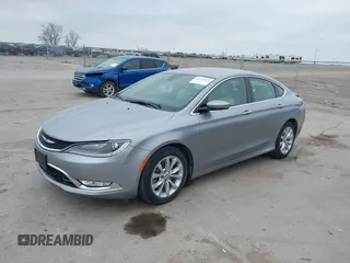 2015 Chrysler 200 C z VIN 1C3CCCCG4FN543074, wystawiony jako IAAI lot #42070831 z przebiegiem 39 376 mil mil oraz . Historia ofert i sprzedaży dostępna na DreamBid. Obrazek 2.