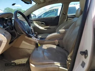 2012 Buick LaCrosse Premium 1 z VIN 1G4GD5E33CF158512, wystawiony jako Copart lot #58360135 z przebiegiem 215 782 mil mil oraz Szkoda całkowita • Salvage title. Historia ofert i sprzedaży dostępna na DreamBid. Obrazek 7.