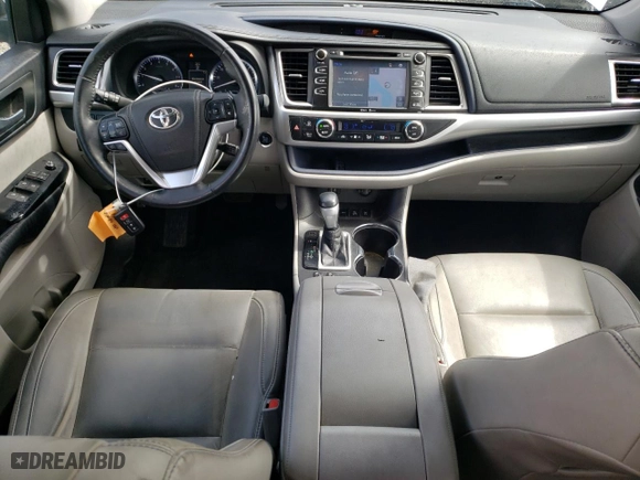 2015 Toyota Highlander XLE with VIN 5TDJKRFH3FS103323, listed as a Copart auction lot 51190165 with 206,845 mi miles and Clean Title. Bid and sale history available at carsss.com. Image 8.