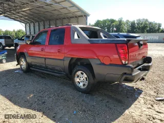2006 Chevrolet Avalanche LT with VIN 3GNEC12Z86G133826, listed as a Copart auction lot 63988614 with 299,726 mi miles and Salvage Title. Bid and sale history available at carsss.com. Image 2.