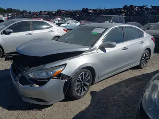 2018 Nissan Altima SR with VIN 1N4AL3AP4JC205173, listed as a IAAI auction lot 40567623 with 110,262 mi miles and . Bid and sale history available at DreamBid. Image 2.