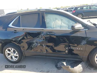 2020 Chevrolet Equinox LT with VIN 2GNAXLEX0L6132797, listed as a IAAI auction lot 41845477 with 31,901 mi miles. Bid and sale history available at carsss.com. Image 14.