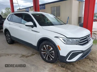 2022 Volkswagen Tiguan S z VIN 3VV1B7AX6NM070790, wystawiony jako IAAI lot #42641828 z przebiegiem 38 713 mil mil oraz . Historia ofert i sprzedaży dostępna na DreamBid. Obrazek 1.