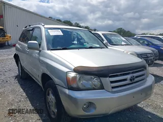 2004 Toyota Highlander z VIN JTEEP21A040063671, wystawiony jako IAAI lot #41966352 z przebiegiem 172 058 mil mil oraz . Historia ofert i sprzedaży dostępna na DreamBid. Obrazek 1.