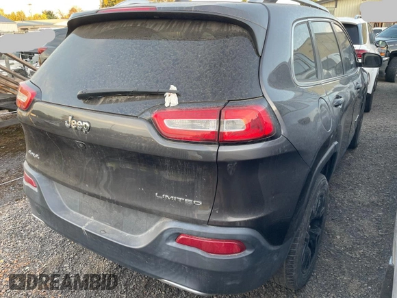 2017 Jeep Cherokee Latitude with VIN 1C4PJLCB4HW508135, listed as a Copart auction lot 60176365 with 149,702 mi miles and Clean title. Bid and sale history available at DreamBid. Image 4.