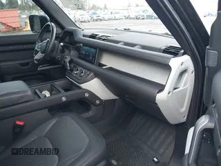 2022 Land Rover Defender X-Dynamic HSE z VIN SALE37RUXN2092086, wystawiony jako IAAI lot #41152865 z przebiegiem 17 756 mil mil oraz . Historia ofert i sprzedaży dostępna na DreamBid. Obrazek 5.