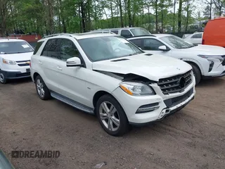 2012 Mercedes-Benz M with VIN 4JGDA5HB1CA063846, listed as a IAAI auction lot 42032560 with 175,946 mi miles. Bid and sale history available at carsss.com. Image 1.