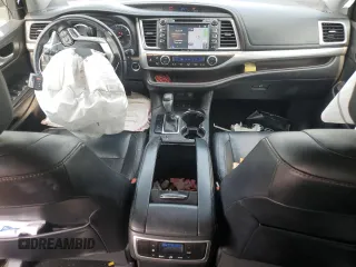 2017 Toyota Highlander XLE z VIN 5TDJZRFH2HS462953, wystawiony jako Copart lot #56287145 z przebiegiem 123 184 mil mil oraz Szkoda całkowita • Salvage title. Historia ofert i sprzedaży dostępna na DreamBid. Obrazek 8.