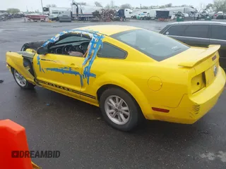 2005 Ford Mustang Deluxe with VIN 1ZVFT80N755214860, listed as a IAAI auction lot 42060292 with 138,177 mi miles. Bid and sale history available at carsss.com. Image 3.