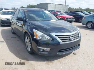 2015 Nissan Altima S z VIN 1N4BL3AP4FC222082, wystawiony jako IAAI lot #41767833 z przebiegiem 146 444 mil mil oraz . Historia ofert i sprzedaży dostępna na DreamBid. Obrazek 1.