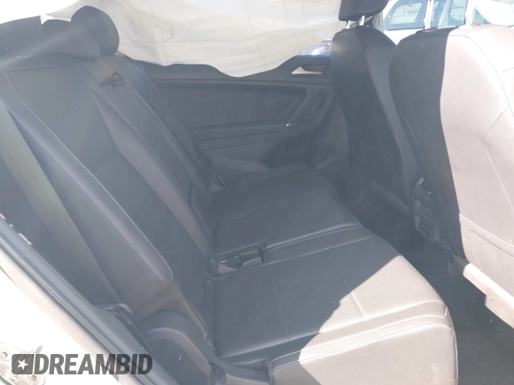 2020 Volkswagen Tiguan SE z VIN 3VV3B7AX8LM120160, wystawiony jako IAAI lot #42316791 z przebiegiem 38 702 mil mil oraz . Historia ofert i sprzedaży dostępna na DreamBid. Obrazek 8.
