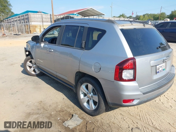 2015 Jeep Compass Sport with VIN 1C4NJCBB5FD110725, listed as a IAAI auction lot 40506090 with 132,207 mi miles. Bid and sale history available at carsss.com. Image 3.