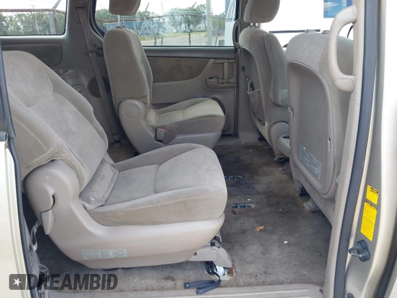 2009 Toyota Sienna CE with VIN 5TDZK23C09S251520, listed as a IAAI auction lot 42155604 with 233,153 mi miles. Bid and sale history available at carsss.com. Image 8.