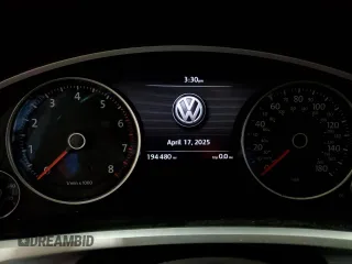 2014 Volkswagen Touareg Sport с VIN WVGEF9BP2ED002718, выставлен на аукционе Copart как лот 59526575 с пробегом 194 480 миль миль и На запчасти • Non repairable. История ставок и продаж доступна на DreamBid. Изображение 9.