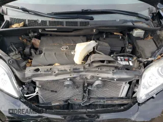 2016 Toyota Sienna LE AAS z VIN 5TDKK3DC7GS712022, wystawiony jako Copart lot #79108114 z przebiegiem 78 235 mil mil oraz Szkoda całkowita • Salvage title. Historia ofert i sprzedaży dostępna na DreamBid. Obrazek 12.