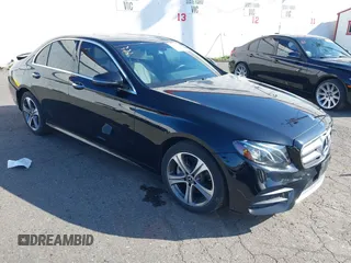 2019 Mercedes-Benz E 300 z VIN WDDZF4KB1KA522389, wystawiony jako IAAI lot #42014735 z przebiegiem 71 363 mil mil oraz . Historia ofert i sprzedaży dostępna na DreamBid. Obrazek 1.