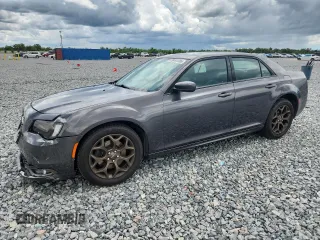 2016 Chrysler 300 S Alloy Edition z VIN 2C3CCAGG6GH270700, wystawiony jako Copart lot #59491285 z przebiegiem 110 438 mil mil oraz Szkoda całkowita • Salvage title. Historia ofert i sprzedaży dostępna na DreamBid. Obrazek 1.