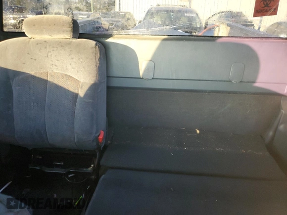 2001 Chevrolet Silverado 1500HD LS z VIN 1GCGC13U21F143976, wystawiony jako Copart lot #85952204 z przebiegiem Nie podano mil oraz Nie do naprawy • Non repairable. Historia ofert i sprzedaży dostępna na DreamBid. Obrazek 10.