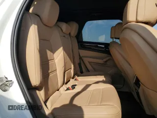 2021 Porsche Cayenne z VIN WP1AA2AY2MDA04727, wystawiony jako Copart lot #55066535 z przebiegiem 46 768 mil mil oraz Szkoda całkowita • Salvage title. Historia ofert i sprzedaży dostępna na DreamBid. Obrazek 11.