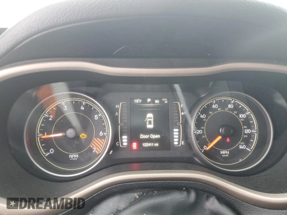 2015 Jeep Cherokee Latitude z VIN 1C4PJMCB0FW622507, wystawiony jako Copart lot #88493245 z przebiegiem 122 411 mil mil oraz Nie do naprawy • Non repairable. Historia ofert i sprzedaży dostępna na DreamBid. Obrazek 9.