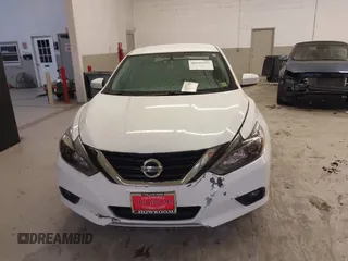 2018 Nissan Altima SR z VIN 1N4AL3AP1JC181544, wystawiony jako IAAI lot #40940704 z przebiegiem 68 731 mil mil oraz . Historia ofert i sprzedaży dostępna na DreamBid. Obrazek 13.
