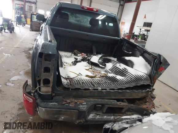 2007 GMC Sierra 1500 SLT z VIN 2GTEK13M471705516, wystawiony jako IAAI lot #41321029 z przebiegiem 210 244 mil mil oraz . Historia ofert i sprzedaży dostępna na DreamBid. Obrazek 16.