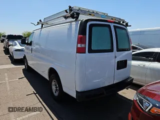 2017 Chevrolet Express Cargo z VIN 1GCWGAFF4H1326462, wystawiony jako IAAI lot #42826100 z przebiegiem 131 416 mil mil oraz . Historia ofert i sprzedaży dostępna na DreamBid. Obrazek 15.