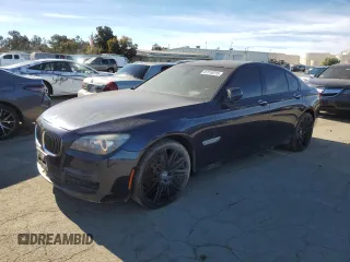2012 BMW 7 Series 750i with VIN WBAKA8C52CCY37618, listed as a Copart auction lot 87510215 with 113,512 mi miles and Clean Title. Bid and sale history available at carsss.com. Image 1.