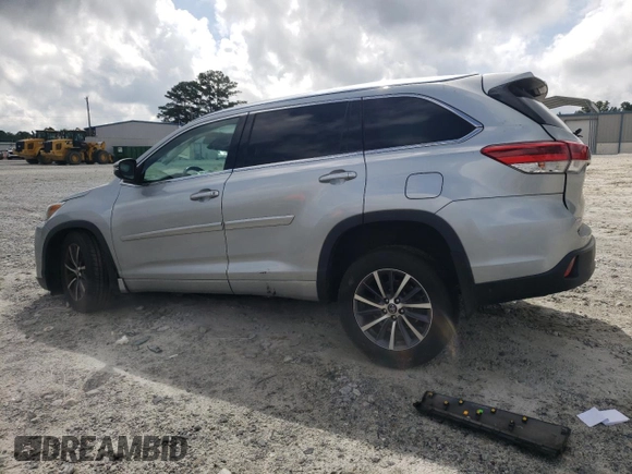 2017 Toyota Highlander XLE с VIN 5TDJZRFHXHS464966, выставлен на аукционе Copart как лот 64739515 с пробегом 115 053 миль миль и Списание • Salvage title. История ставок и продаж доступна на DreamBid. Изображение 2.
