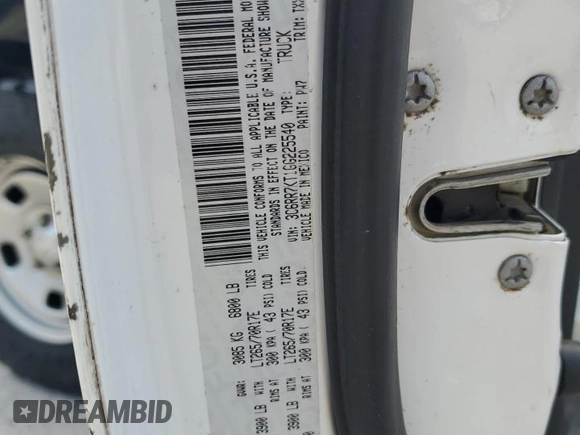 2016 Ram 1500 Tradesman z VIN 3C6RR7KT1GG225540, wystawiony jako Copart lot #58956275 z przebiegiem 172 937 mil mil oraz Szkoda całkowita • Salvage title. Historia ofert i sprzedaży dostępna na DreamBid. Obrazek 12.