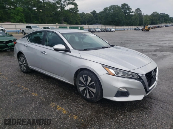 2021 Nissan Altima SV with VIN 1N4BL4DV4MN370900, listed as a Copart auction lot 61149325 with 71,427 mi miles and Salvage title. Bid and sale history available at DreamBid. Image 4.