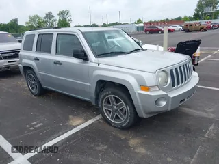 2009 Jeep Patriot Sport z VIN 1J4FT28B29D110728, wystawiony jako IAAI lot #42264825 z przebiegiem 194 459 mil mil oraz . Historia ofert i sprzedaży dostępna na DreamBid. Obrazek 1.