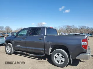 2015 Toyota Tundra SR5 z VIN 5TFDW5F1XFX421561, wystawiony jako Copart lot #46880165 z przebiegiem 110 669 mil mil oraz Szkoda całkowita • Salvage title. Historia ofert i sprzedaży dostępna na DreamBid. Obrazek 2.