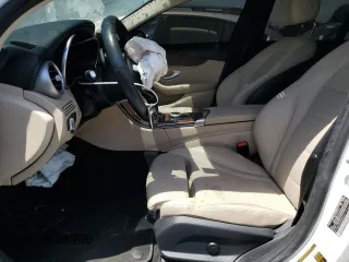 2021 Mercedes-Benz C 300 z VIN W1KWF8DB0MR652112, wystawiony jako Copart lot #52832335 z przebiegiem Nie podano mil oraz Nie do naprawy • Non repairable. Historia ofert i sprzedaży dostępna na DreamBid. Obrazek 7.