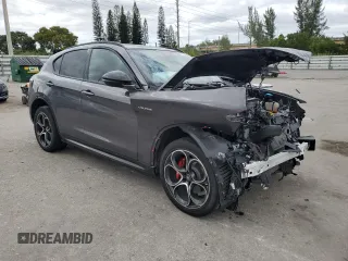 2024 Alfa Romeo Stelvio Veloce z VIN ZASPAKBN1R7D74757, wystawiony jako Copart lot #81093484 z przebiegiem 13 847 mil mil oraz Nie do naprawy • Non repairable. Historia ofert i sprzedaży dostępna na DreamBid. Obrazek 4.