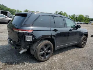 2024 Jeep Grand Cherokee Altitude with VIN 1C4RJHAG4RC681922, listed as a Copart auction lot 59997195 with 12,042 mi miles and Salvage title. Bid and sale history available at DreamBid. Image 3.