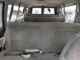2003 Ford Econoline Passenger XL z VIN 1FBSS31L63HA17960, wystawiony jako Copart lot #84592684 z przebiegiem 80 690 mil mil oraz Czysty tytuł • Clean title. Historia ofert i sprzedaży dostępna na DreamBid. Obrazek 10.
