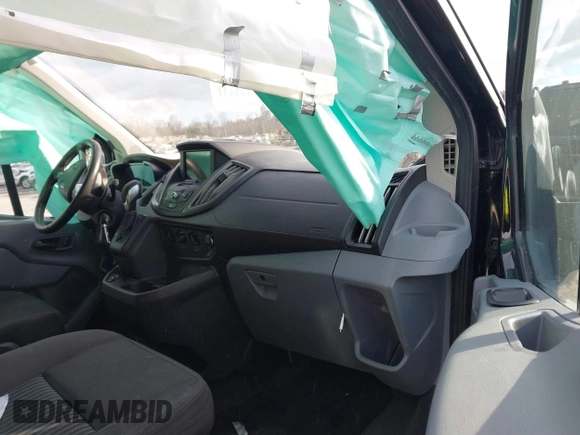 2018 Ford Transit Passenger XL z VIN 1FBZX2YM5JKA57441, wystawiony jako IAAI lot #41257346 z przebiegiem 71 702 mil mil oraz . Historia ofert i sprzedaży dostępna na DreamBid. Obrazek 5.