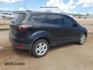 2017 Ford Escape S z VIN 1FMCU0F78HUE91357, wystawiony jako Copart lot #62545785 z przebiegiem 55 002 mil mil oraz Szkoda całkowita • Salvage title. Historia ofert i sprzedaży dostępna na DreamBid. Obrazek 3.