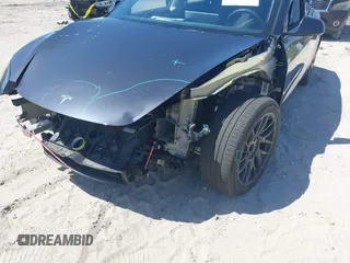 2024 Tesla Model 3 z VIN 5YJ3E1EA6RF747946, wystawiony jako IAAI lot #42042903 z przebiegiem 13 999 mil mil oraz . Historia ofert i sprzedaży dostępna na DreamBid. Obrazek 22.