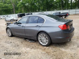 2013 BMW 3 Series 328i z VIN WBA3C1C51DF438527, wystawiony jako Copart lot #54416145 z przebiegiem 212 644 mil mil oraz Szkoda całkowita • Salvage title. Historia ofert i sprzedaży dostępna na DreamBid. Obrazek 2.