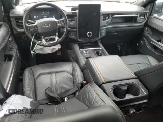 2023 Ford Expedition Max Platinum z VIN 1FMJK1L83PEA26090, wystawiony jako Copart lot #62422905 z przebiegiem 15 747 mil mil oraz Szkoda całkowita • Salvage title. Historia ofert i sprzedaży dostępna na DreamBid. Obrazek 8.