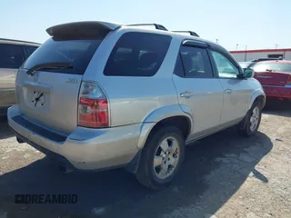 2005 Acura MDX with VIN 2HNYD18205H552503, listed as a IAAI auction lot 42004868 with 210,814 mi miles. Bid and sale history available at carsss.com. Image 4.
