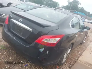 2009 Nissan Maxima S z VIN 1N4AA51E49C814792, wystawiony jako IAAI lot #42361879 z przebiegiem 284 213 mil mil oraz . Historia ofert i sprzedaży dostępna na DreamBid. Obrazek 4.